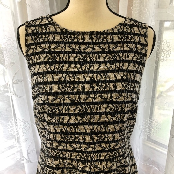 Suzy Shier Dresses & Skirts - 🎄Suzy Shier black  and white dress, knee length SZ L